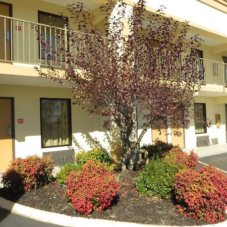 Econo Lodge Ленуар Сити Экстерьер фото